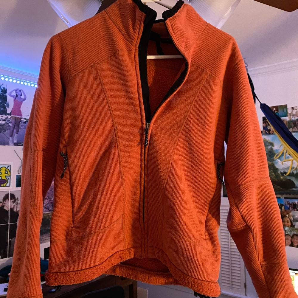 women’s mountain hard wear peach jacket